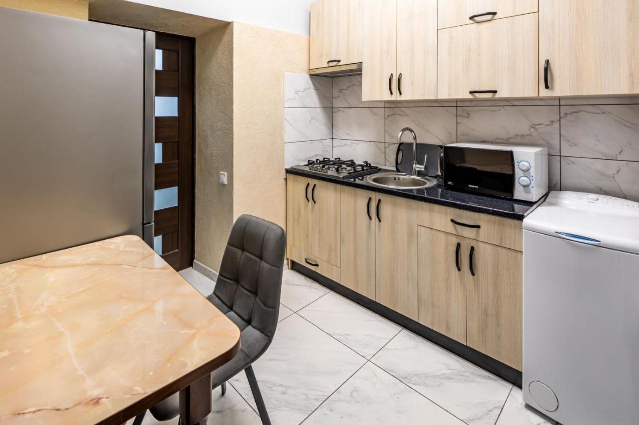 Apartments Galitskaya Street ลวีฟ ภายนอก รูปภาพ